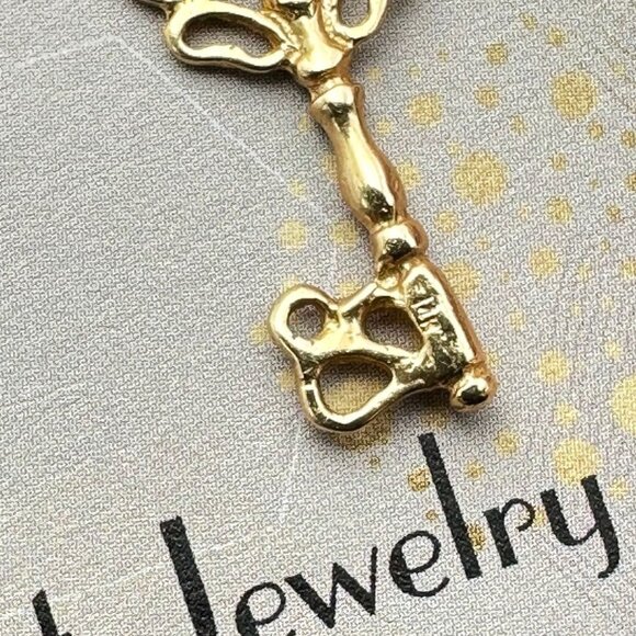 Vintage 14k Yellow Gold Filigree Large Key Pendant Necklace 18 Inch Chain - Picture 7 of 9